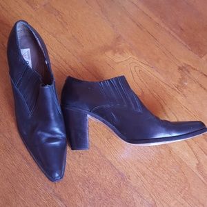 Leather Guess Ankle Boots!